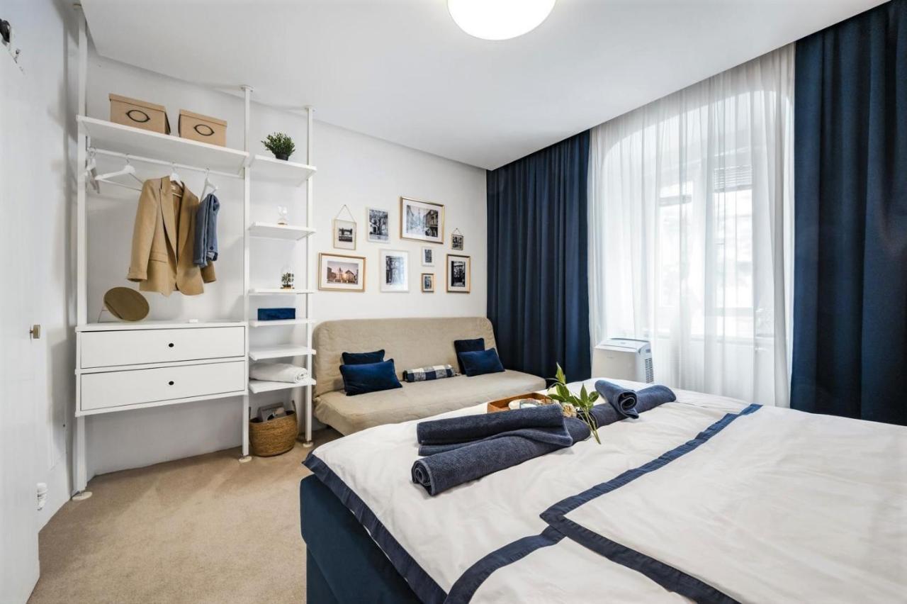 New Design & High Standard Apt From 16Th Century In Old Town-Free Parking Братислава Екстериор снимка