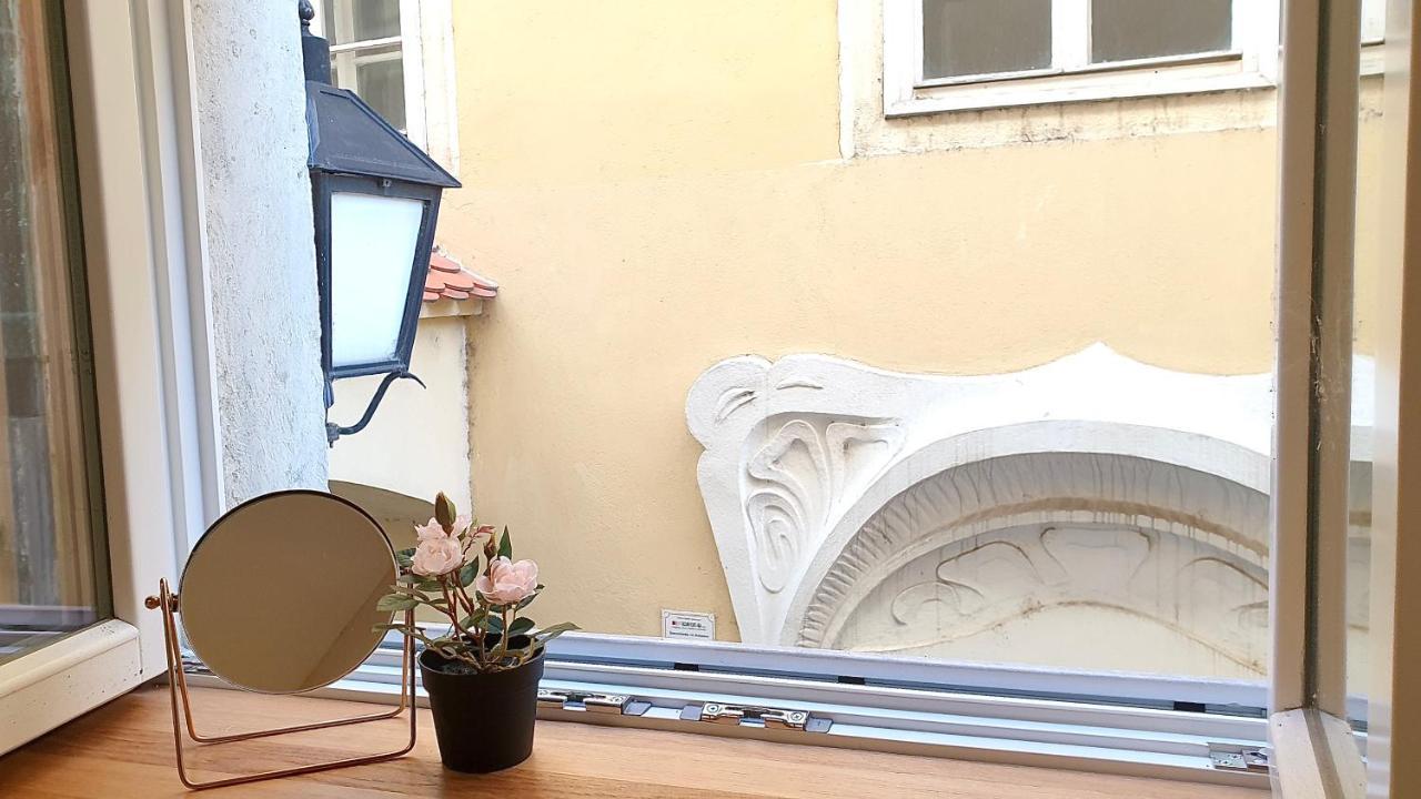 New Design & High Standard Apt From 16Th Century In Old Town-Free Parking Братислава Екстериор снимка