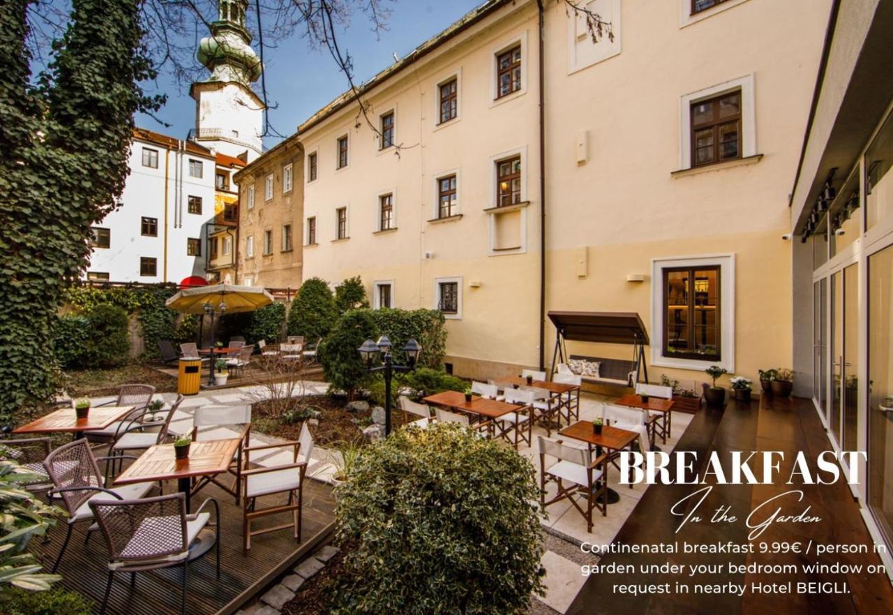 New Design & High Standard Apt From 16Th Century In Old Town-Free Parking Братислава Екстериор снимка